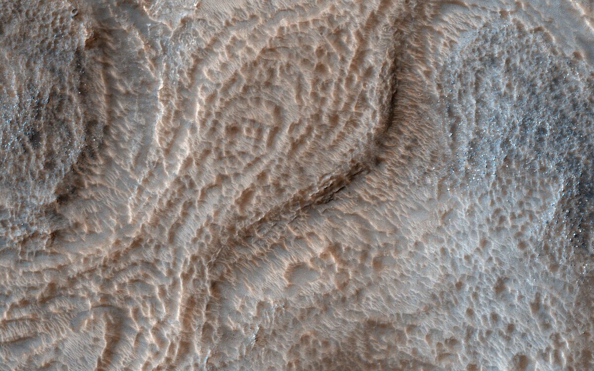 Curiosity Finds Mars' Largest Honeycomb-Patterned Field Yet in Valle Grande