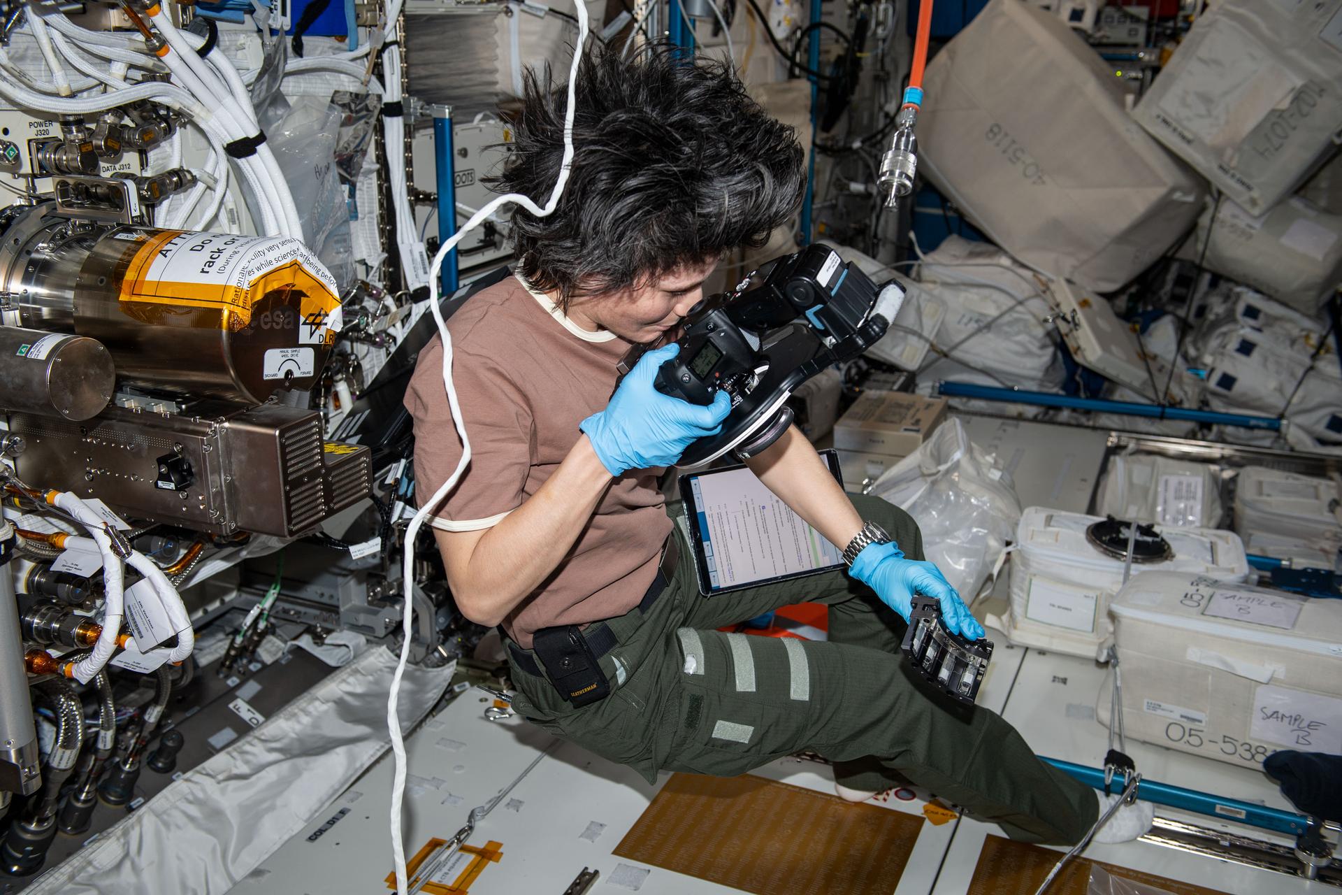 Fifty Days Up: Shenzhou-23 Crew Deepens Microgravity Research Aboard Tiangong